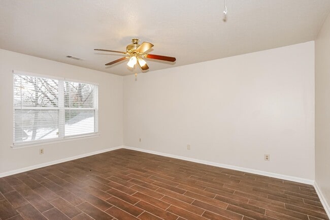 Building Photo - 7897 Bentwood Cir