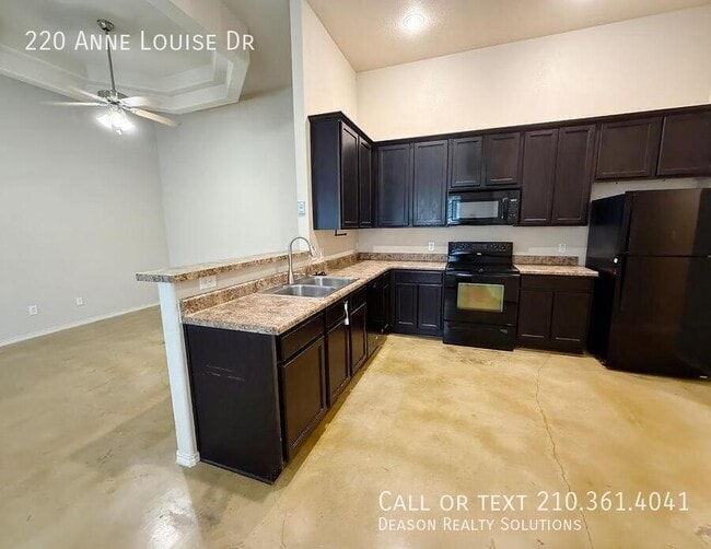 Building Photo - 220 Anne Louise Dr