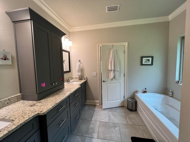 Building Photo - 2180 Ranch Dr