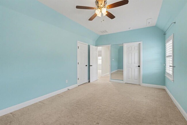 Building Photo - 121 Burgess Ln
