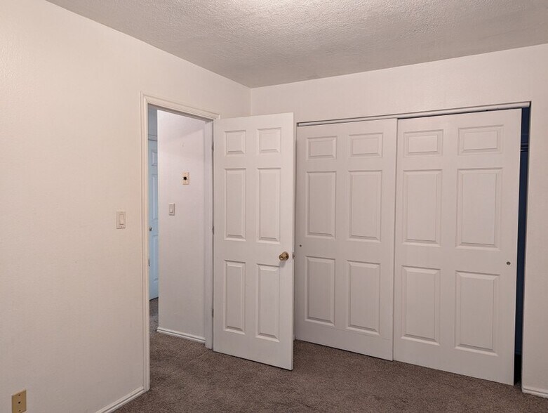 Building Photo - 247 N 200 E