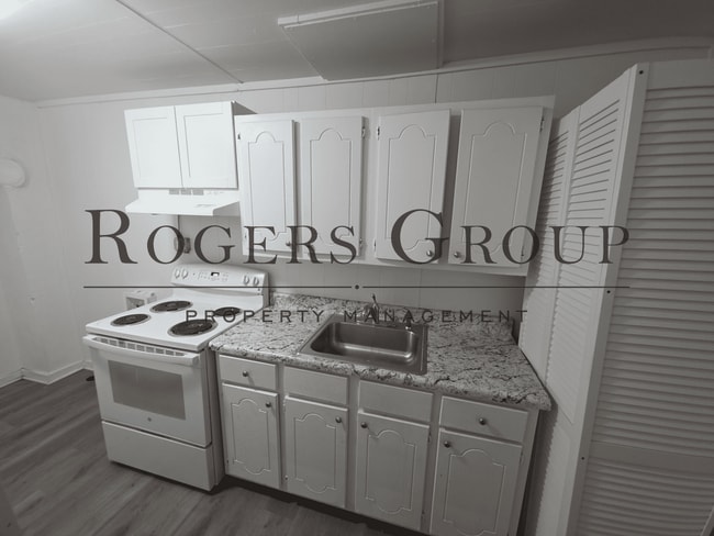 Building Photo - #450 - 116-118 Ramsey St Duplex