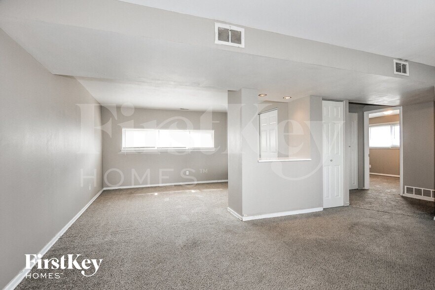 Building Photo - 4941 Spring Forest Ln