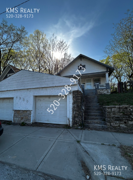 Primary Photo - 4220 Brooklyn Ave
