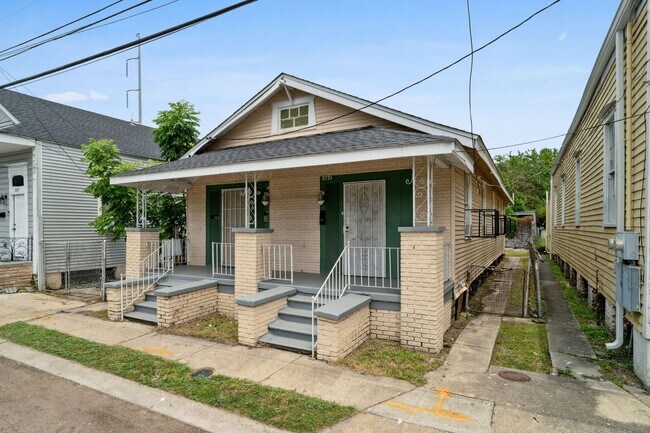 Building Photo - 2719 N Robertson St