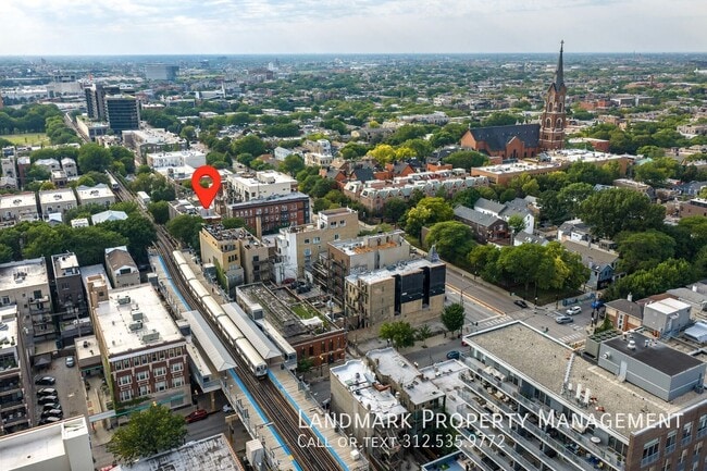 Building Photo - 1546 N Hudson Ave
