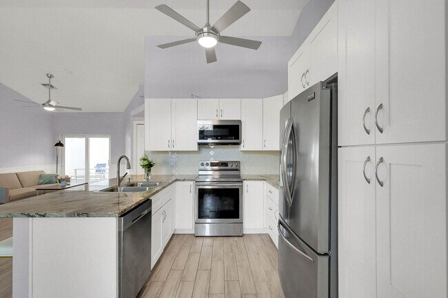 Building Photo - 1176 Staghorn St
