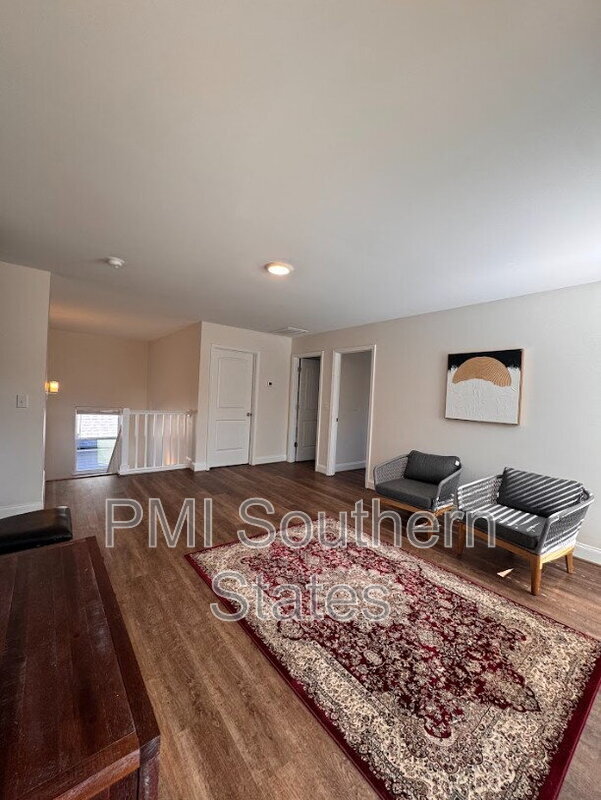 Building Photo - 401 Albus Dr