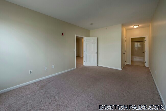 Building Photo - 311 Lowell St