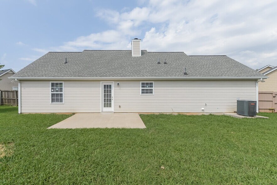 Building Photo - 3218 Barksdale Cir