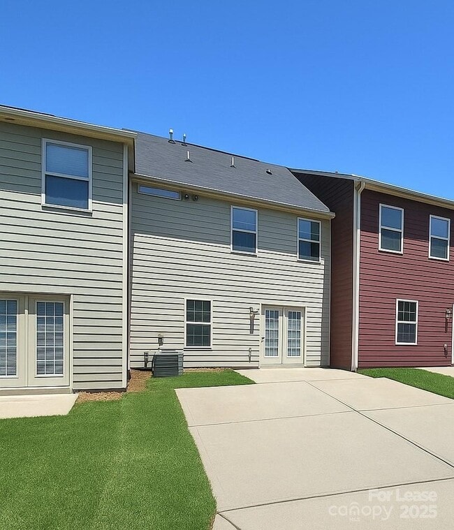 Building Photo - 3323 Major Samuals Way