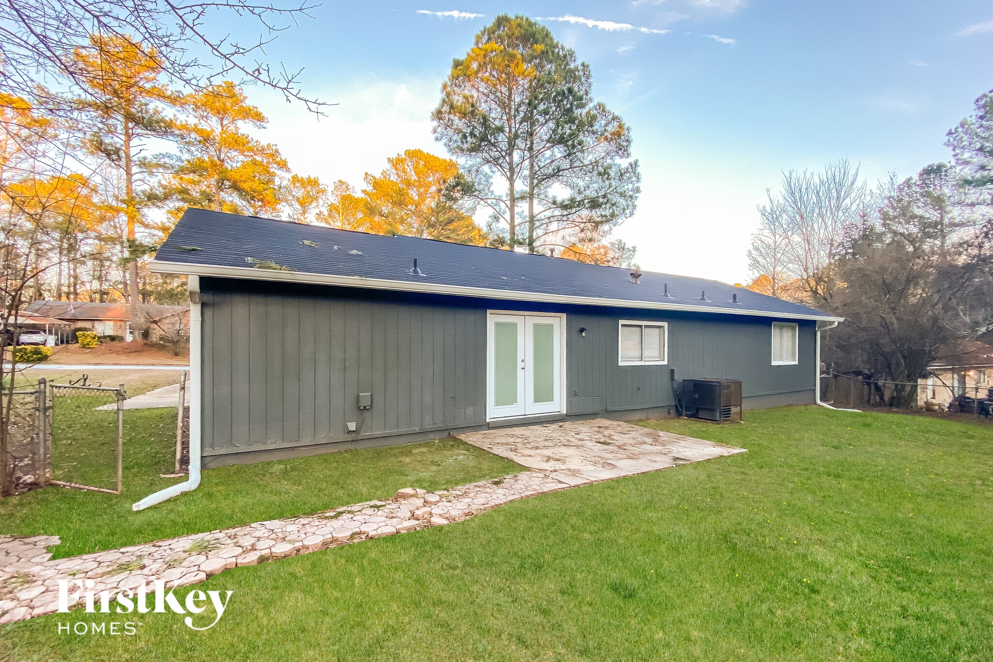 Building Photo - 9052 Homewood Dr