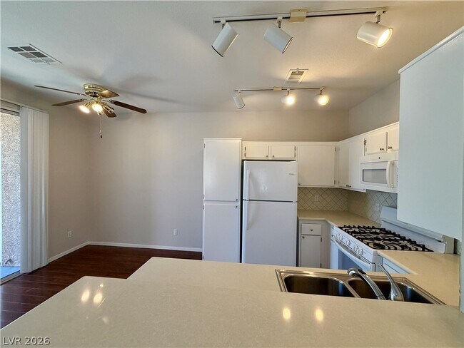 Building Photo - 251 S Green Valley Pkwy