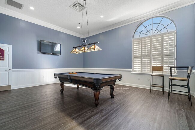 Building Photo - Charming 3-Bed, 2-Bath Condo in Key West-S...