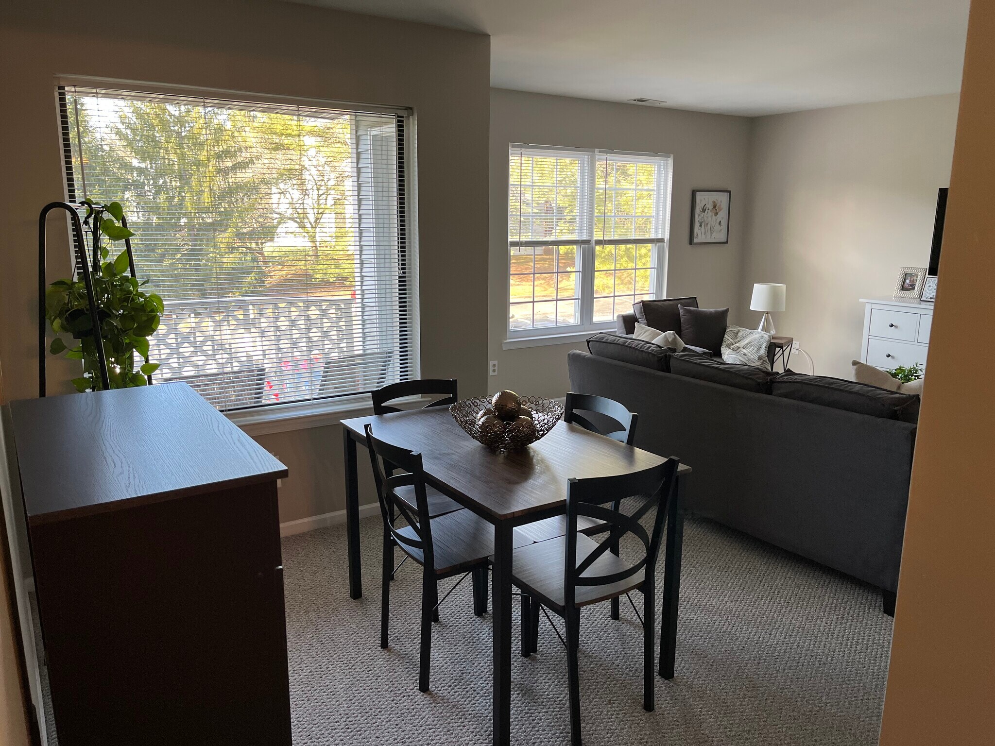 Building Photo - 1604 Diamond Drive