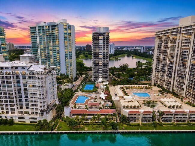 Building Photo - 20185 E Country Club Dr