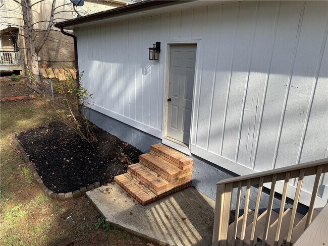Building Photo - 7719 Glen Devon Rd