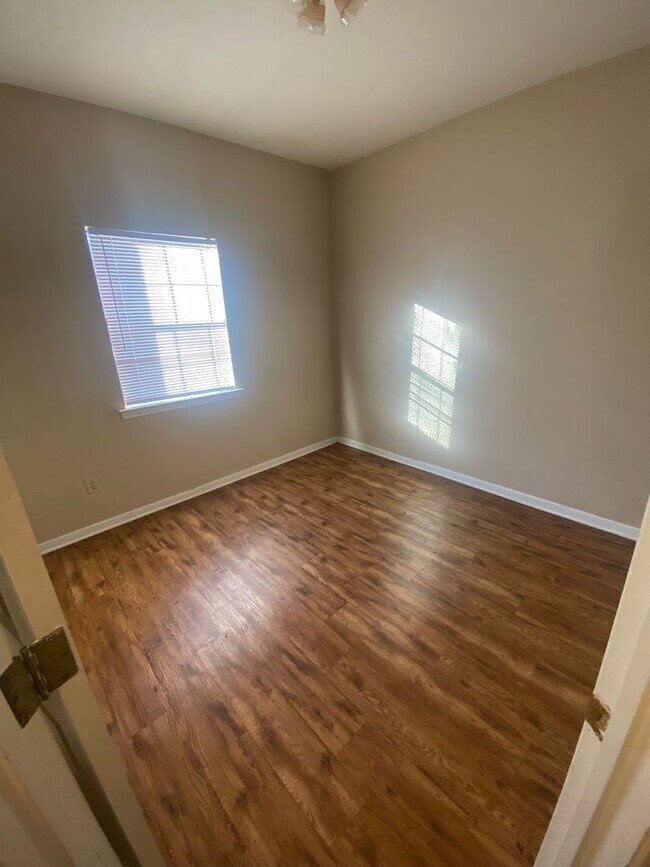 Building Photo - Monthly Paid Rent