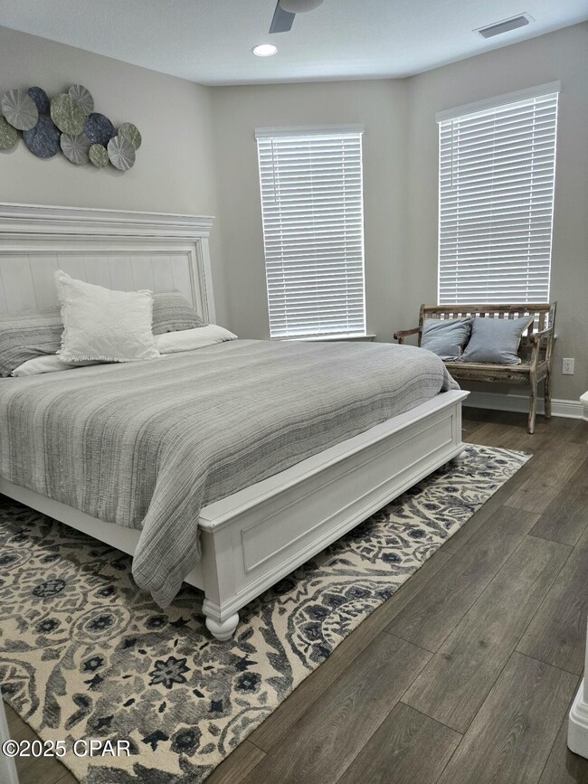 Building Photo - 8645 Weekend Dr