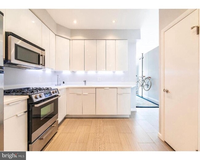 Building Photo - 2322 Perot St