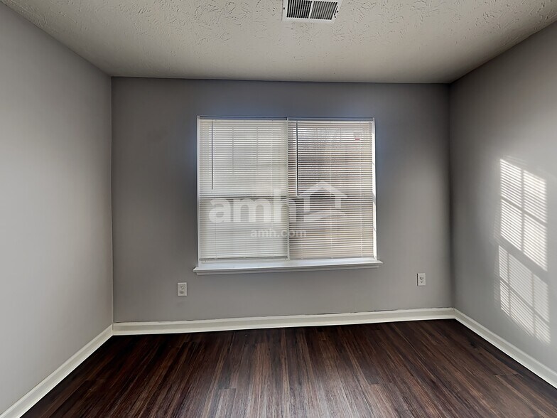 Building Photo - 7216 Burlat Ln