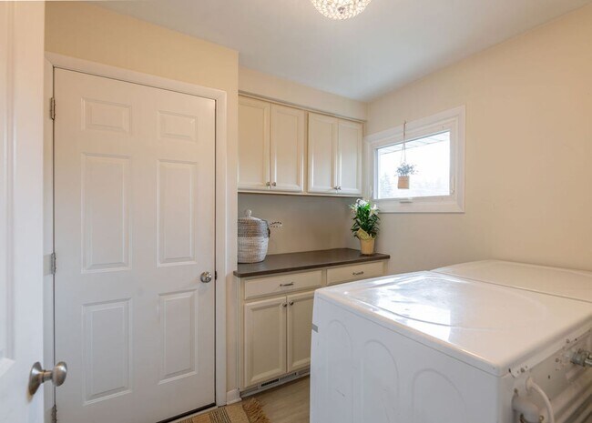 Building Photo - Updated Beachwood Ranch with Stunning Kitchen & Expansive Living Spaces
