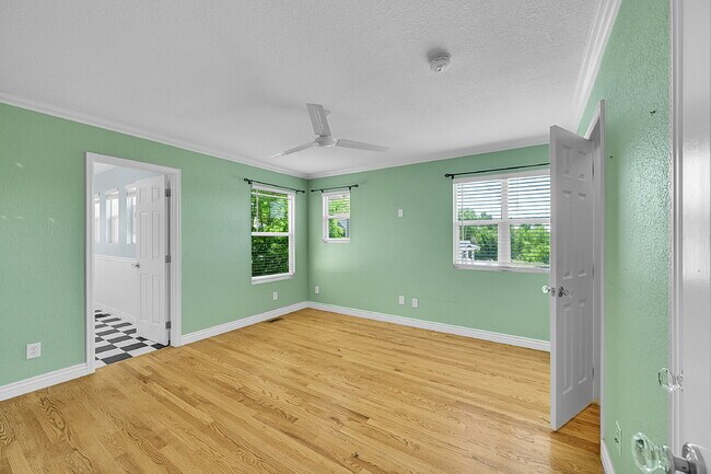 Building Photo - $3,000.00 - 3 Beds, 2.5 Baths Single Famil...