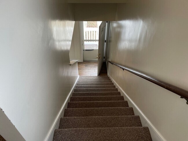 Building Photo - 32 Lincoln Rd