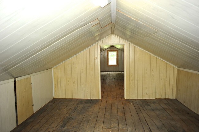 Building Photo - 1213 Lake Michigan Dr NW