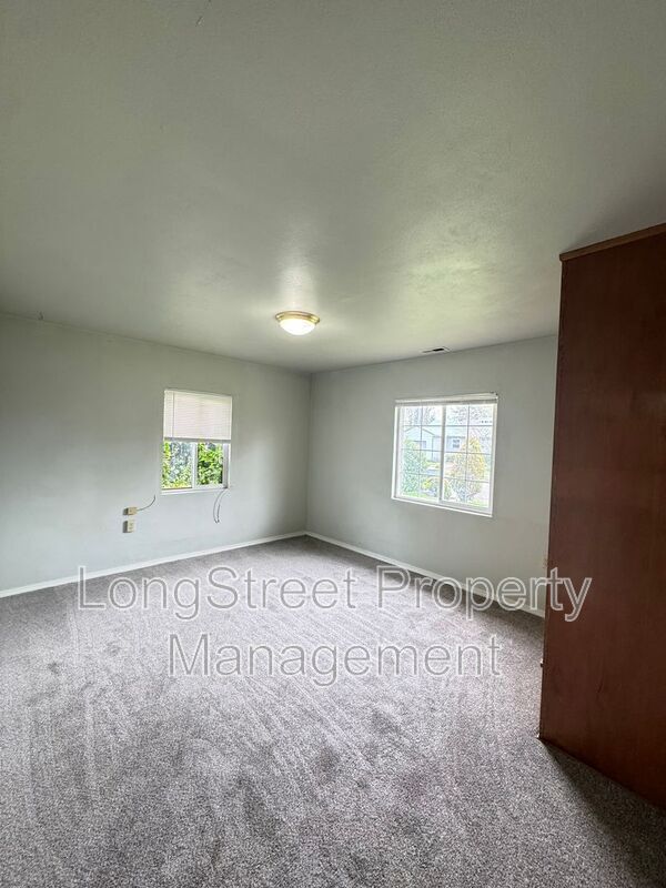 Building Photo - 1012 NW 34th St