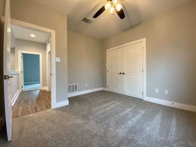 Building Photo - Luxury Cottage in Downtown Waco *Leasing S...