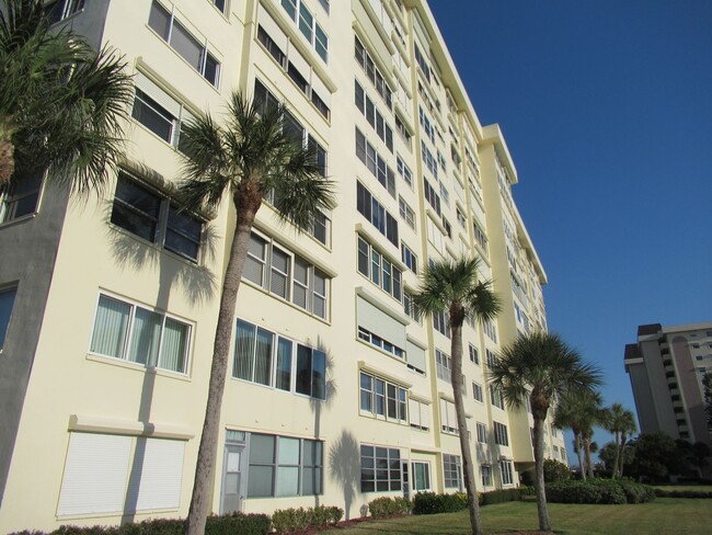 Building Photo - Waterview Furn. 55+ Sea Towers Condo - 1BR...