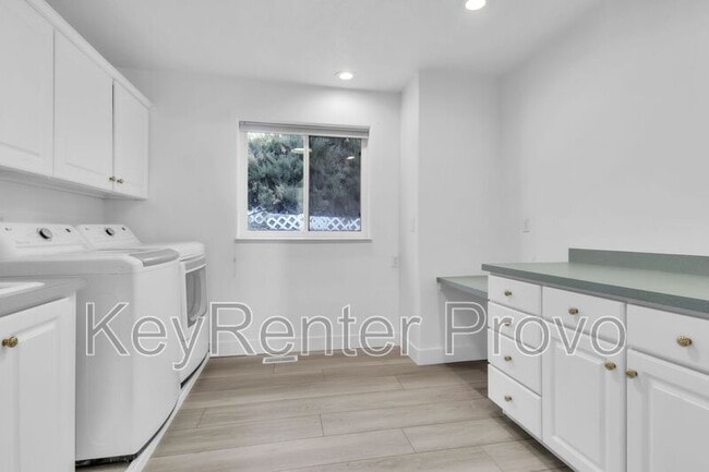 Building Photo - 1559 Oak Cliff Dr