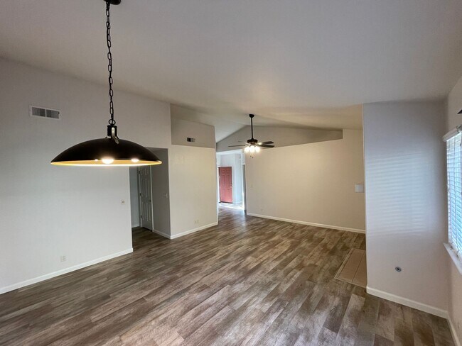 Building Photo - 3 bedroom 2 bath, Mission Ranch Neighborhood, Turnkey ready to move in.