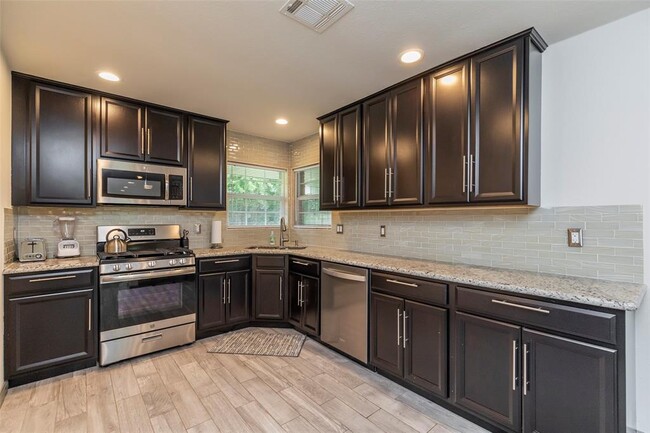 Building Photo - 4105 Lymbar Dr
