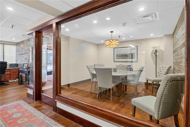 Building Photo - 750 Washington Rd