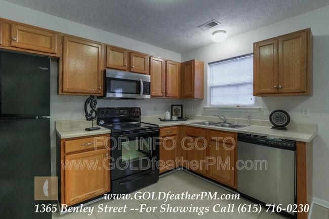 Building Photo - 1351 Benley St