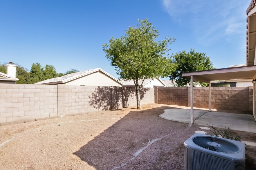 Building Photo - 10602 W Rosewood Dr
