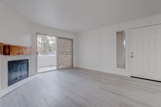 Building Photo - 3060 Tarpon