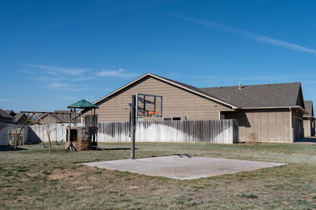 Building Photo - 3412 E Aster St