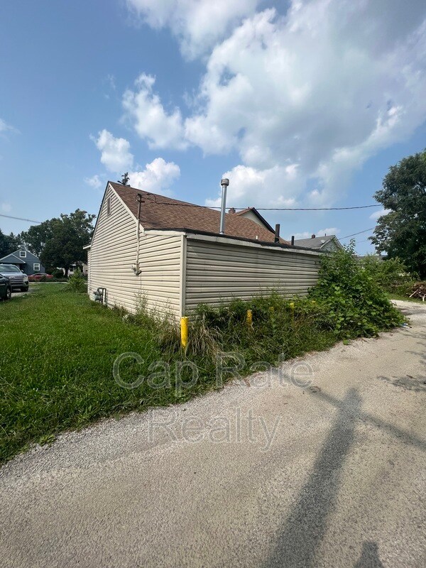Building Photo - 1043 E 17th Ave