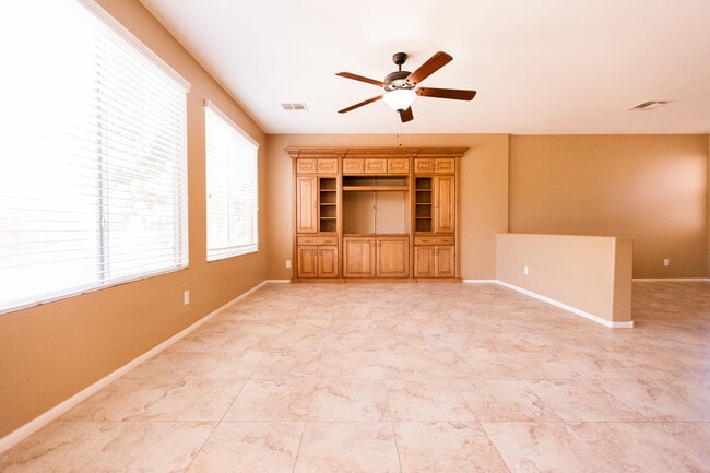 Building Photo - Wonderful house in Henderson