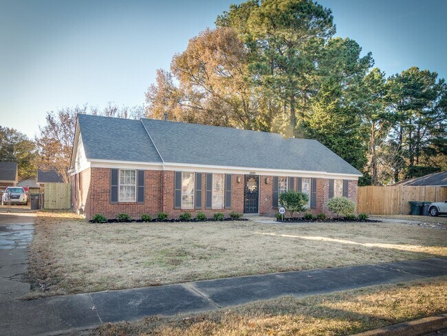 Building Photo - Spacious 4BR/2BA home in Fox Meadows - NEW...