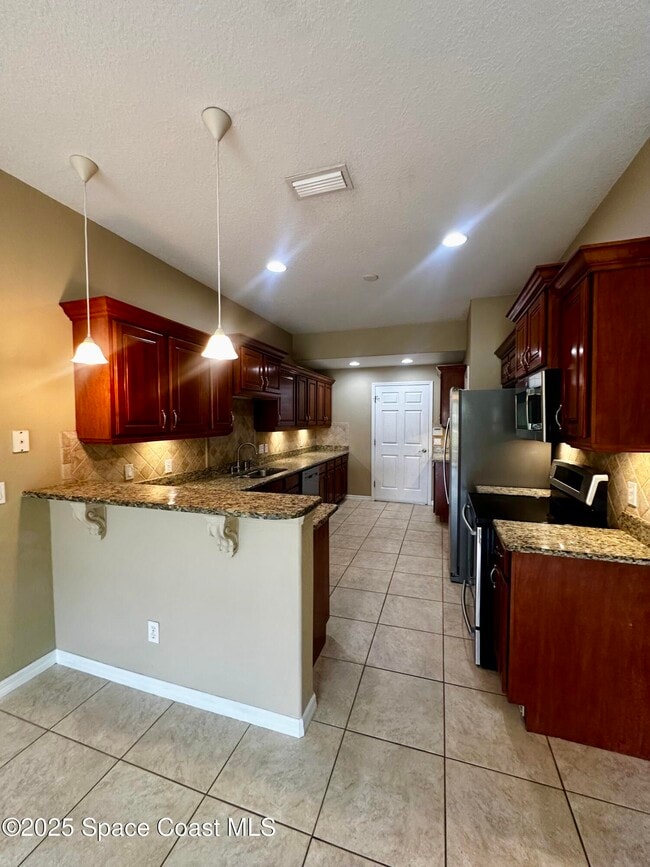 Building Photo - 1523 Beechfern Dr