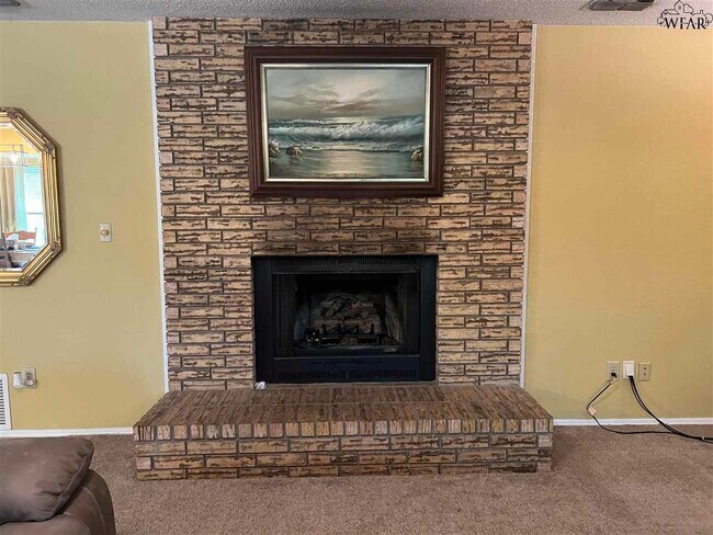 Building Photo - 2108 Selma Dr