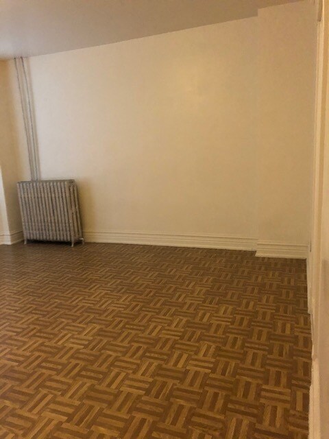 Living room - 1307 Hamilton St