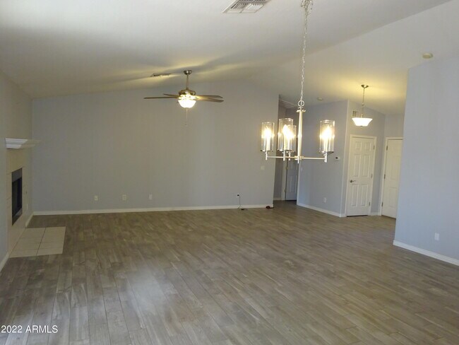 Building Photo - 6085 W Audrey Ln
