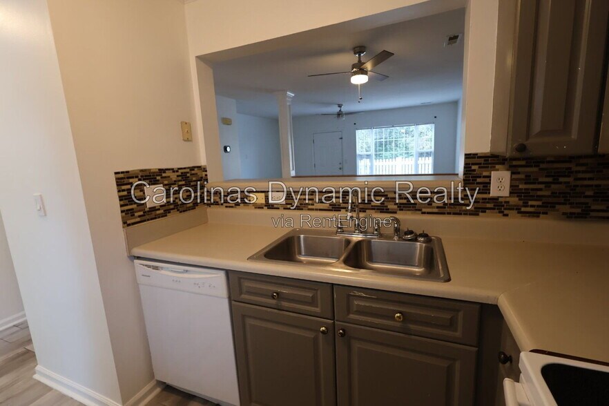 Building Photo - 3636 Melrose Cottage Dr