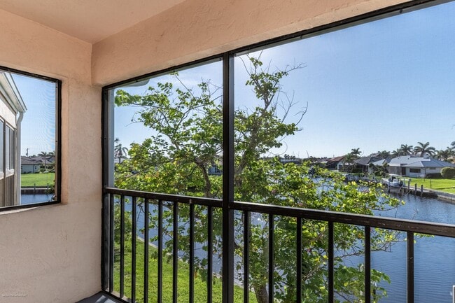 Building Photo - DRASTIC PRICE DROP!! WATERFRONT- 2-BEDROOMS, 2-BATH- PUNTA GORDA ISLES