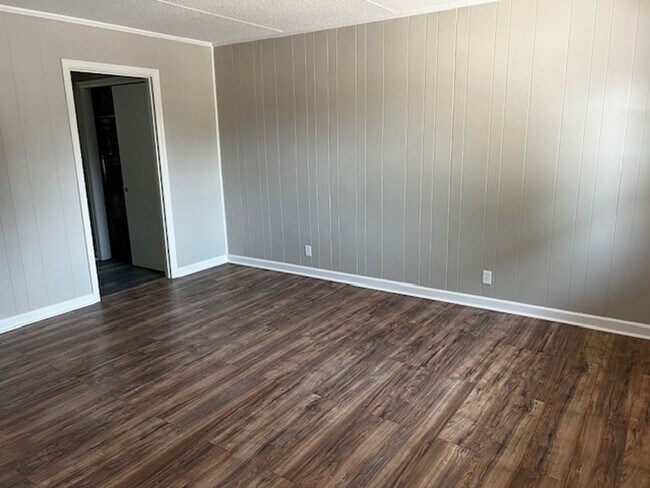 Building Photo - Maryville 37803 - COMING SOON! Available June 1st - 1 bedroom, 1 bath home - Contact Troy Adams (...